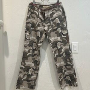 Cabela's Gray and Brown Camouflage Cargo Pants